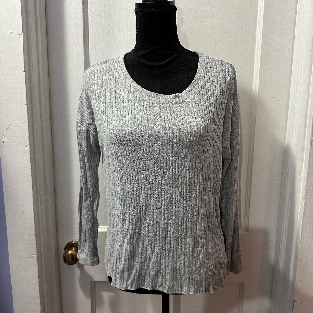 Rue21 Grey Ribbed Long Sleeve Top in S